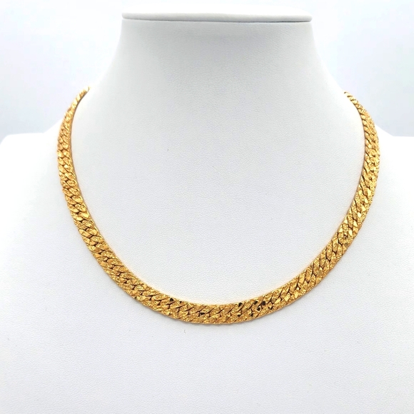 Jewelry - Elegant Gold Chocker Necklace